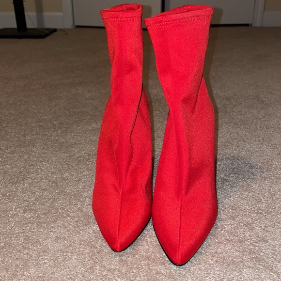 Steve Madden Red pointed booties - Picture 5 of 6